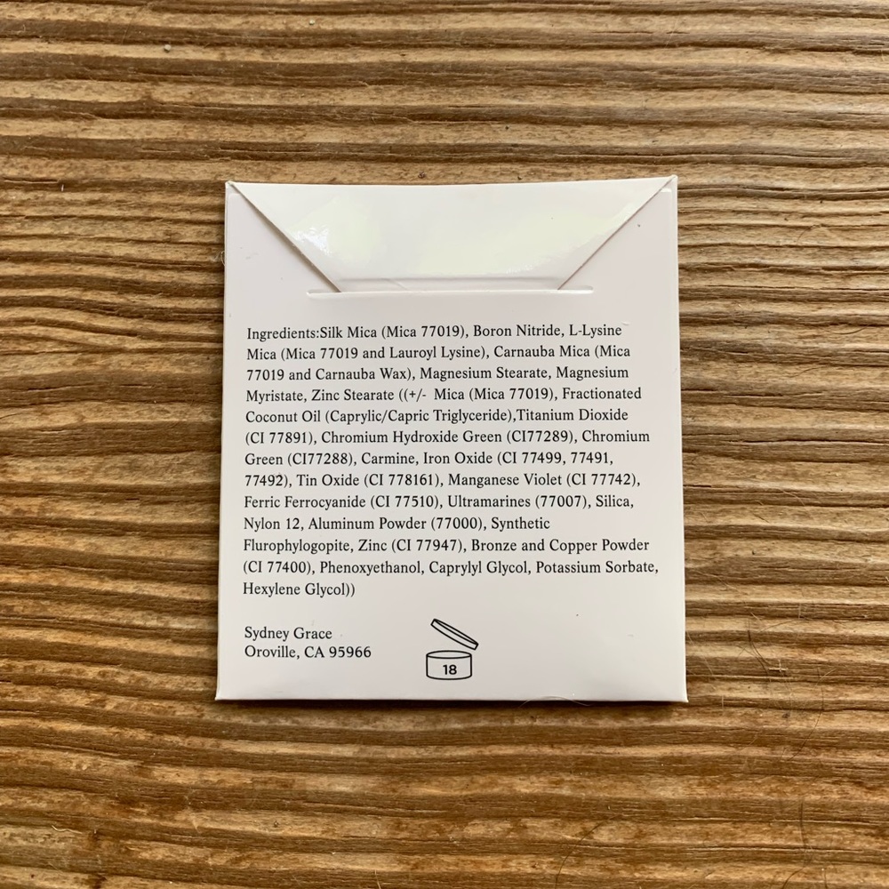 💰5/$25💰🎉HP🎉 New Sydney Grace Violet Shimmer Pressed Pigment Eyeshadow - Picture 3 of 4